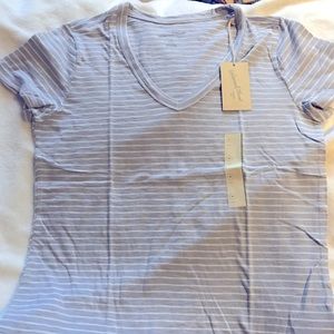 Universal Thread Shirt